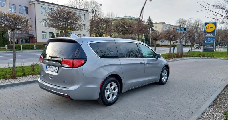 Chrysler Pacifica cena 99900 przebieg: 119900, rok produkcji 2018 z Rzeszów małe 436